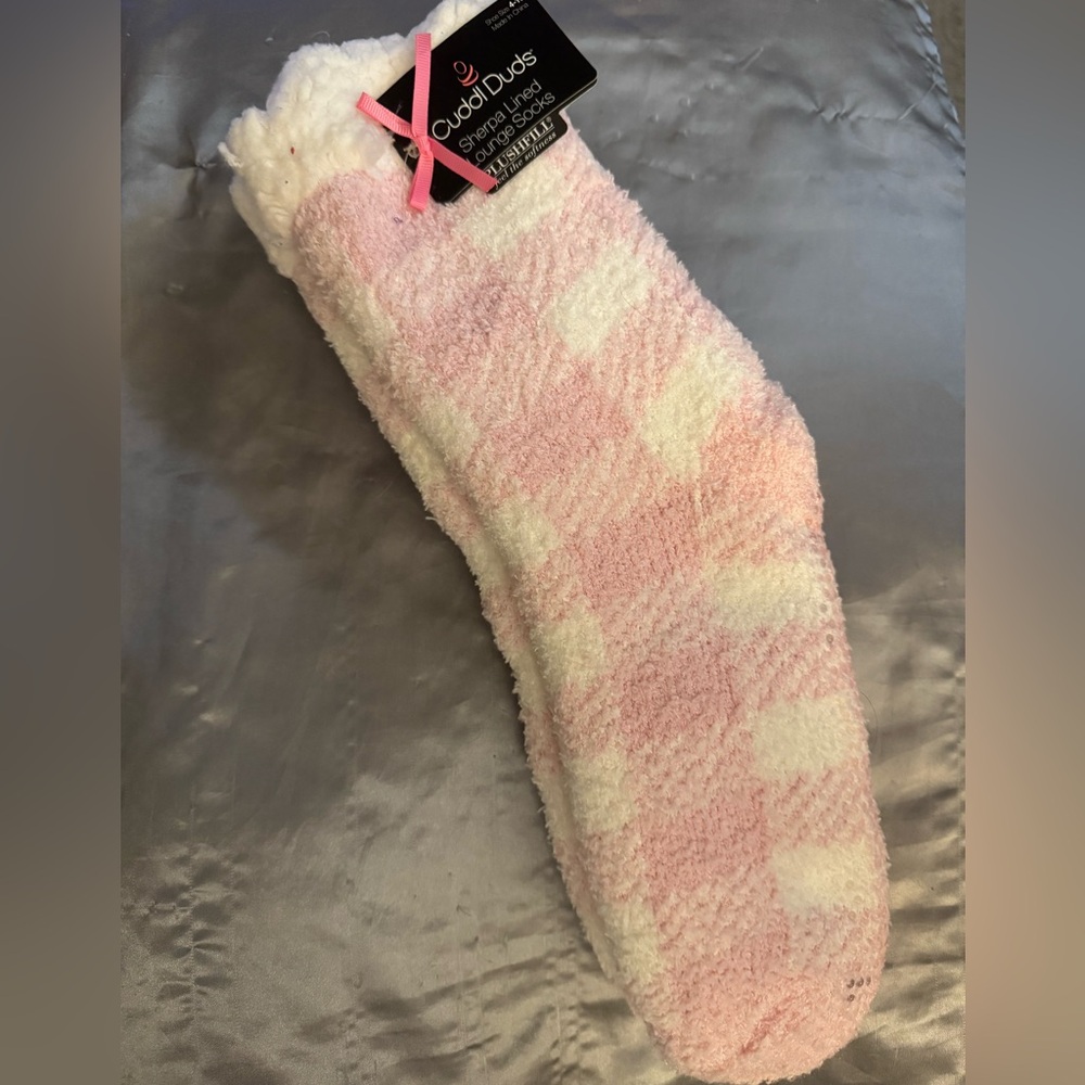 Cuddl Duds Pink and White Soft and cozy Sherpa Lined Socks - NWT